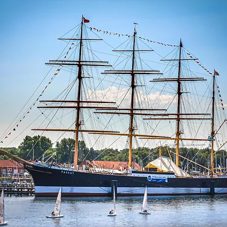 Baltique Nr 79 Travemuende * Lubeck
